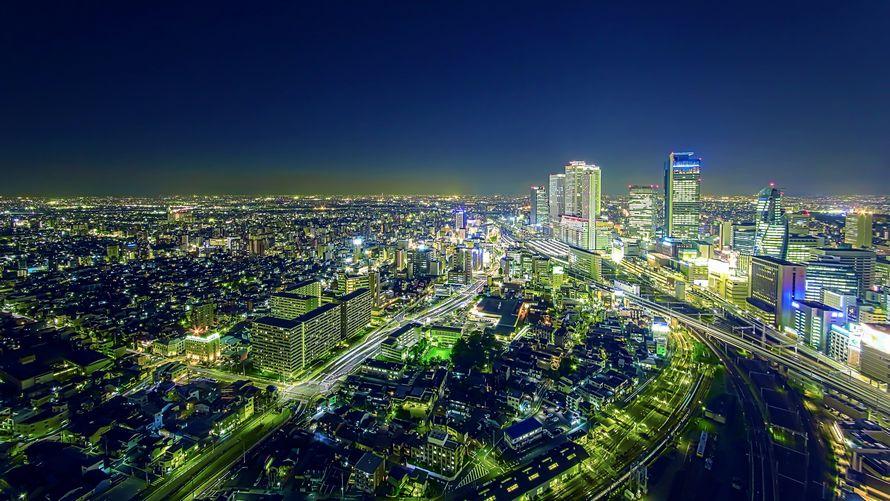 客室から望む名古屋駅側の夜景